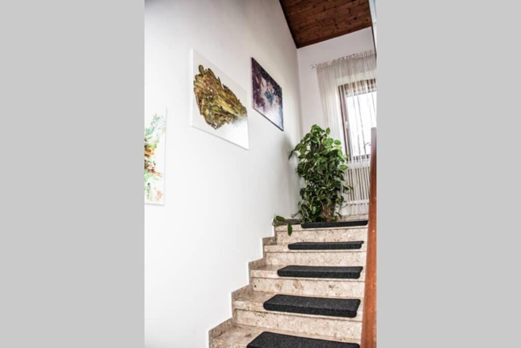Apartment Pouringraz Fuer Kunst- Und Tennisliebhaber Zewnętrze zdjęcie