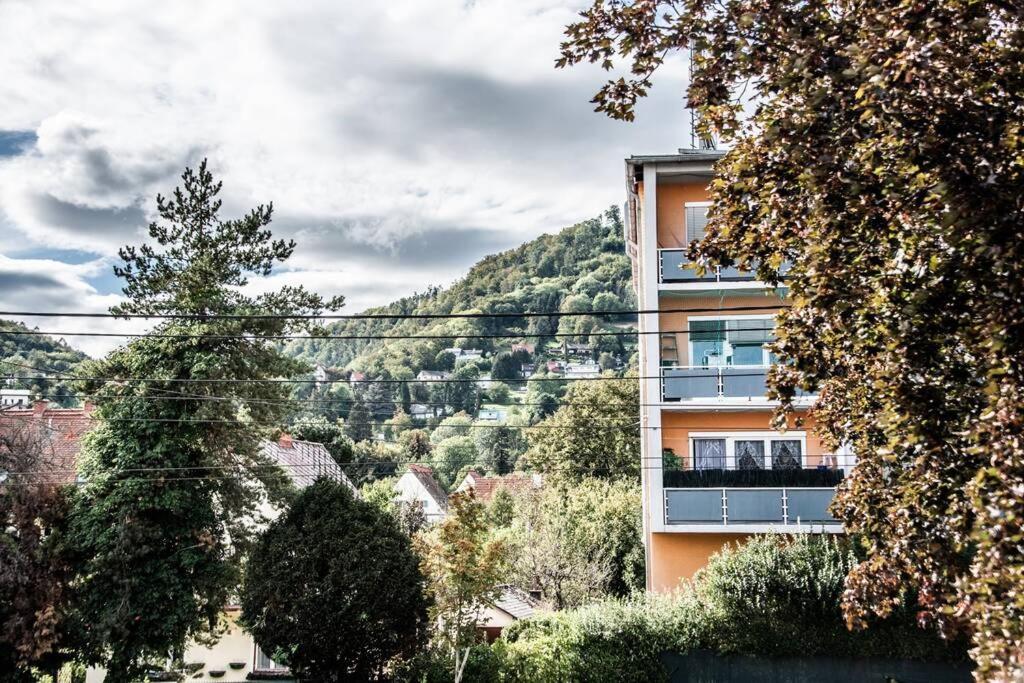 Apartment Pouringraz Fuer Kunst- Und Tennisliebhaber Zewnętrze zdjęcie