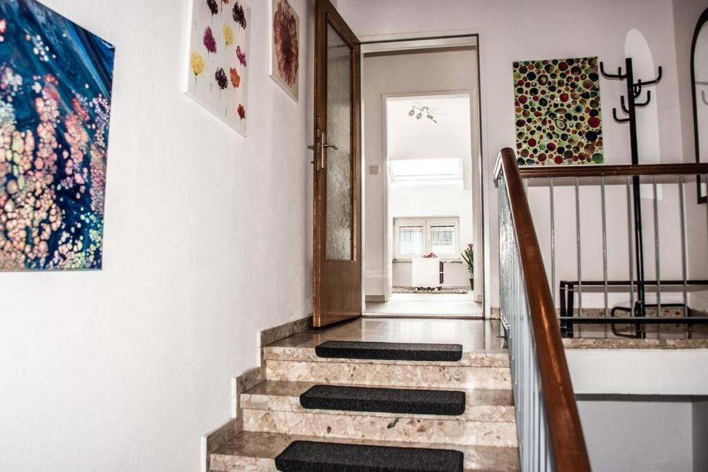 Apartment Pouringraz Fuer Kunst- Und Tennisliebhaber Zewnętrze zdjęcie
