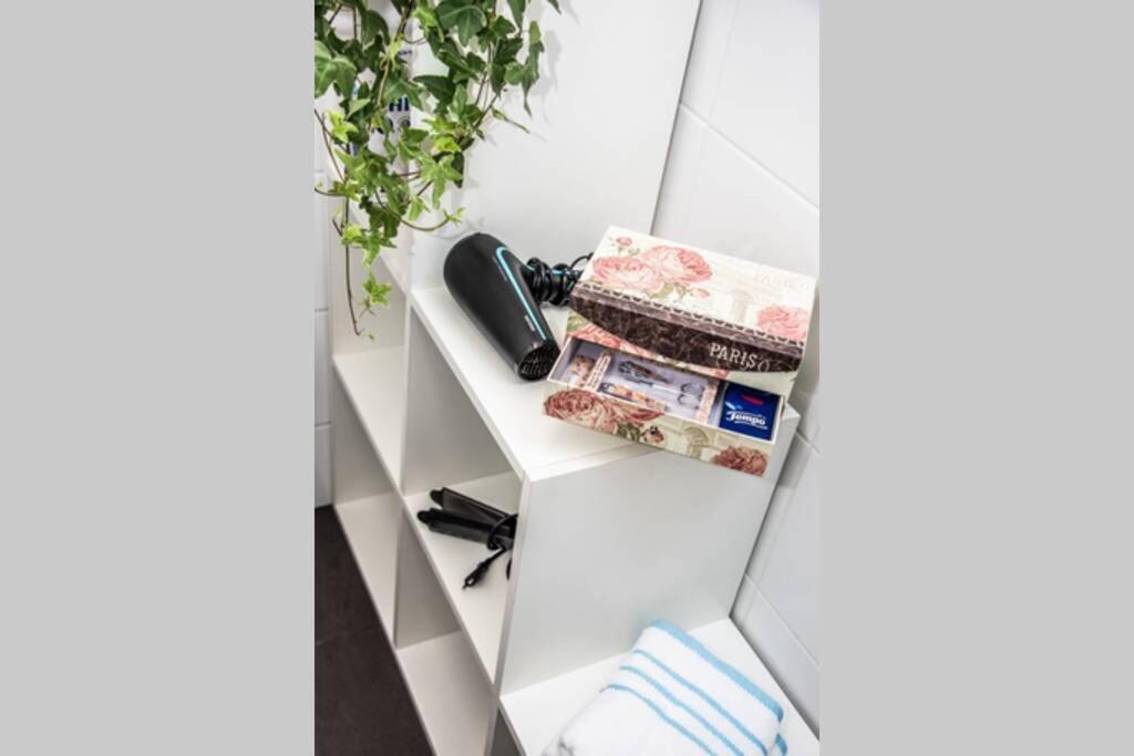 Apartment Pouringraz Fuer Kunst- Und Tennisliebhaber Zewnętrze zdjęcie