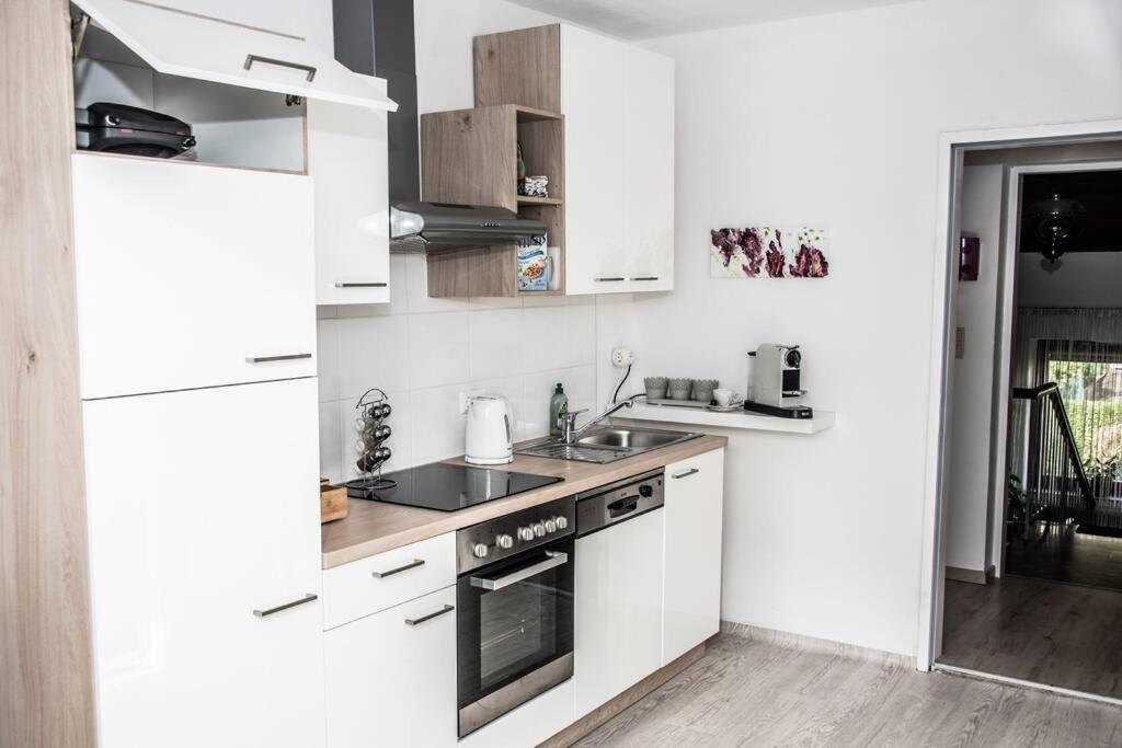 Apartment Pouringraz Fuer Kunst- Und Tennisliebhaber Zewnętrze zdjęcie