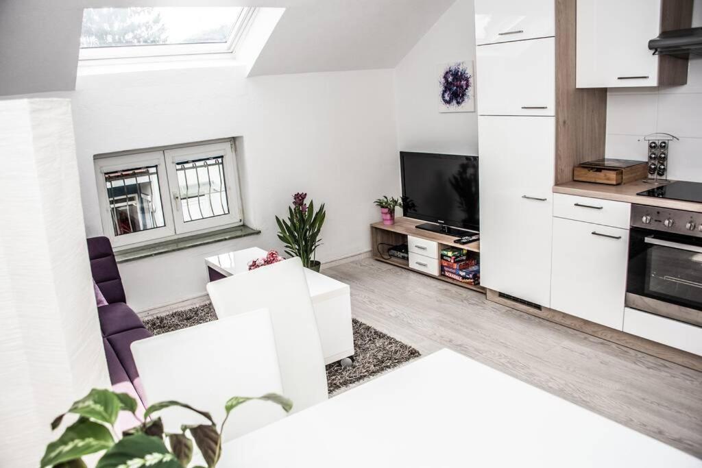 Apartment Pouringraz Fuer Kunst- Und Tennisliebhaber Zewnętrze zdjęcie