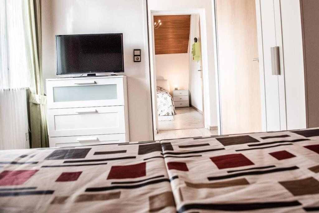 Apartment Pouringraz Fuer Kunst- Und Tennisliebhaber Zewnętrze zdjęcie