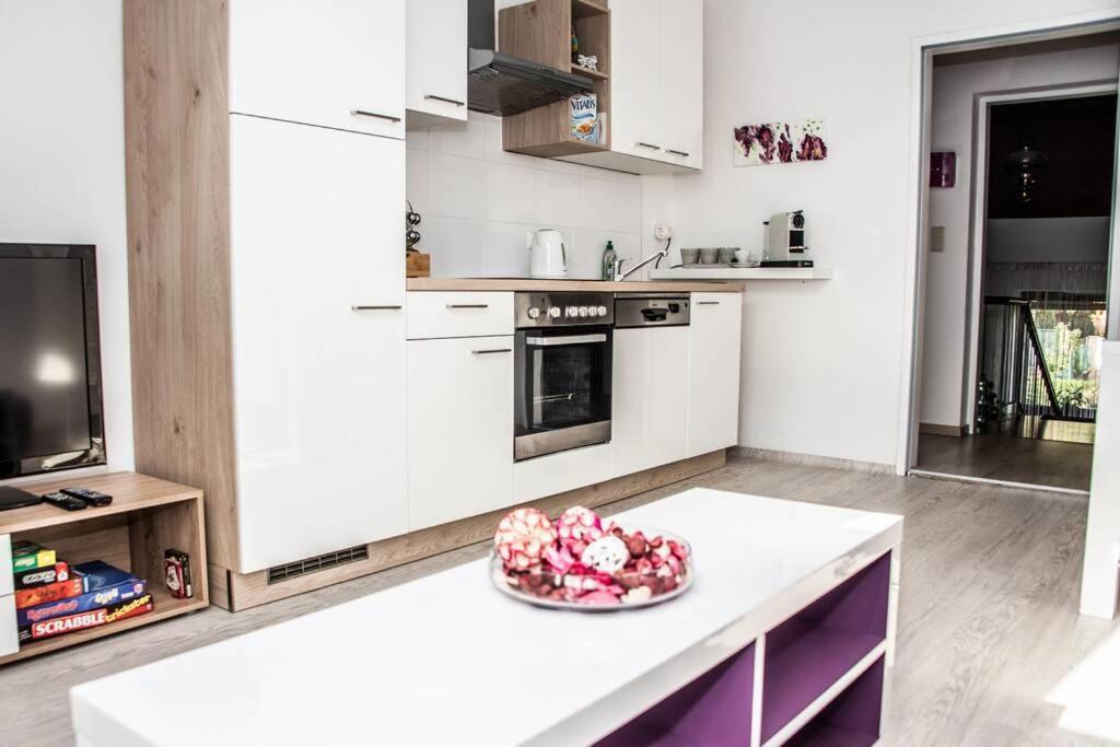 Apartment Pouringraz Fuer Kunst- Und Tennisliebhaber Zewnętrze zdjęcie